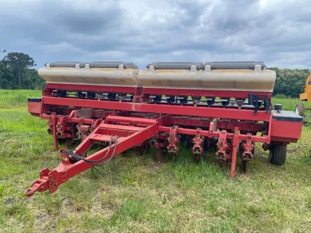 Plantadeira Semeato - PAR 4500SR, 11 Linhas. Fabricação 2009