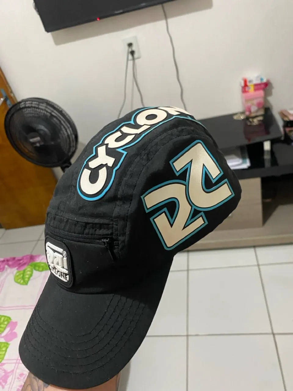 Boné Cyclone Original 80,00 cada um ou 150 nos dós i