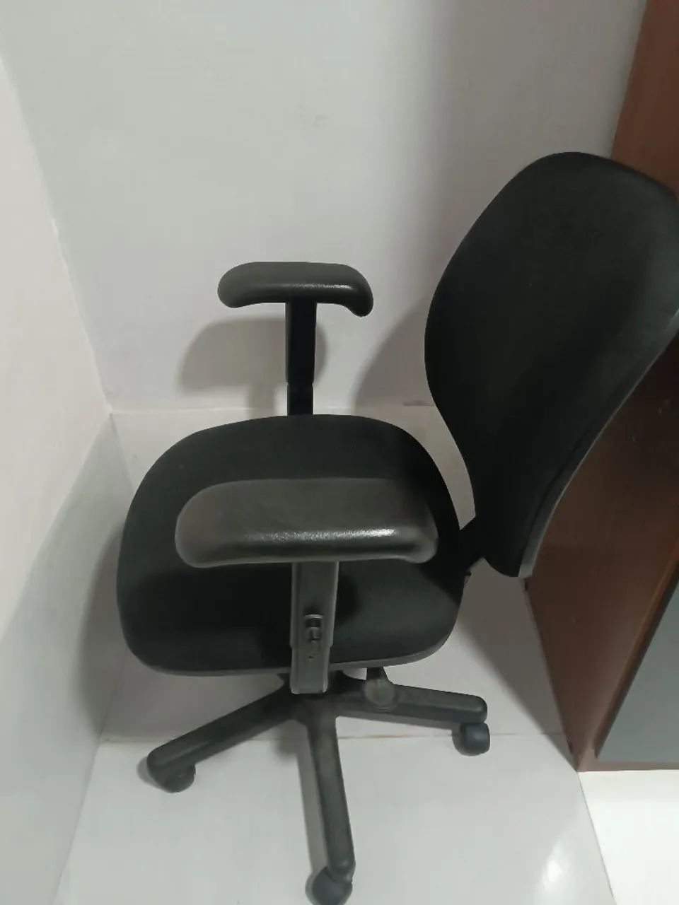 Cadeira de Escritório Giratória com Rodinhas - Foto 3