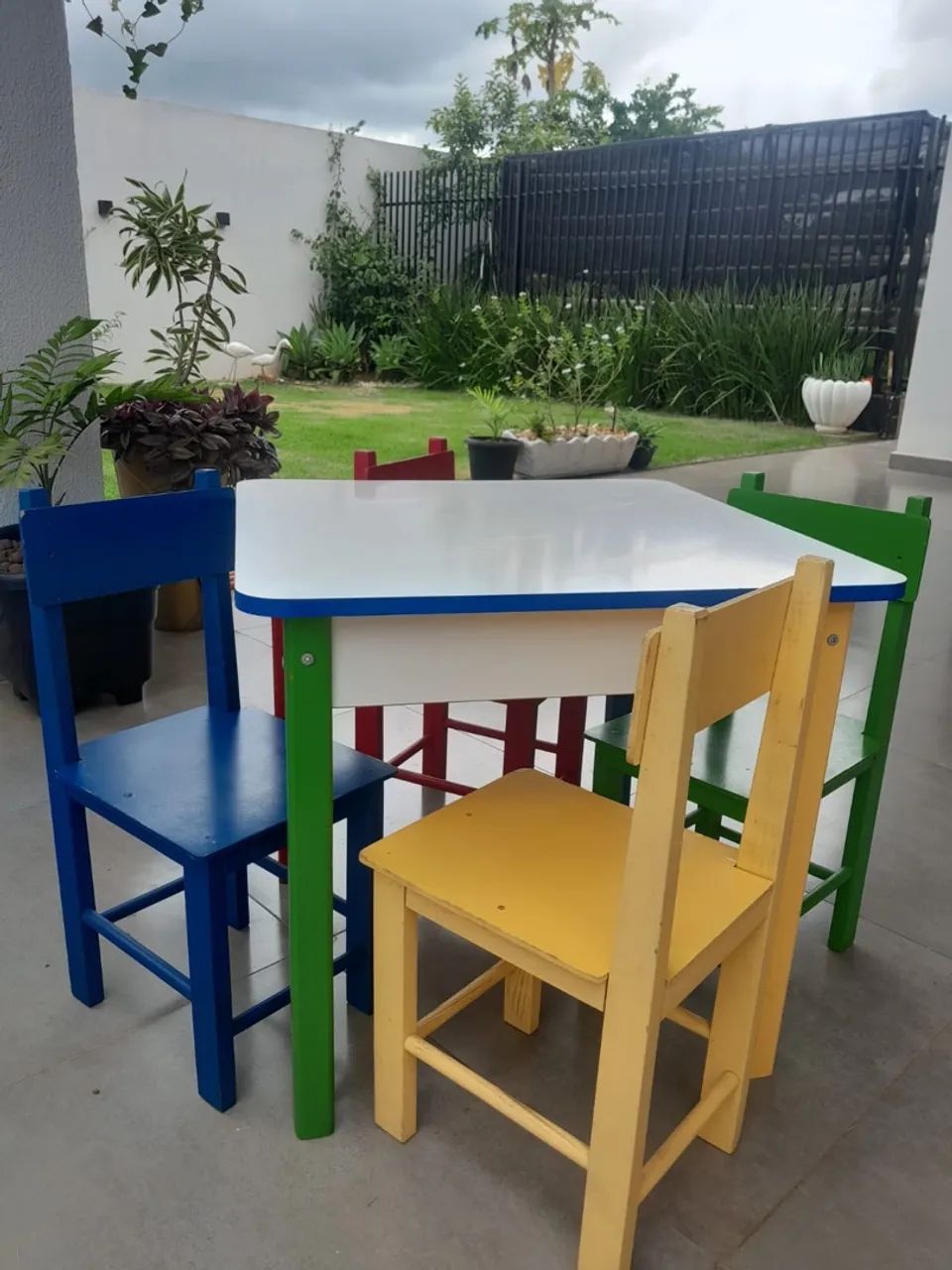 Mesa infantil colorida - Foto 2