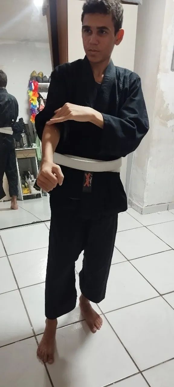 Kimono de Treino - Tamanho M4 idade  9 a 15 anos 
