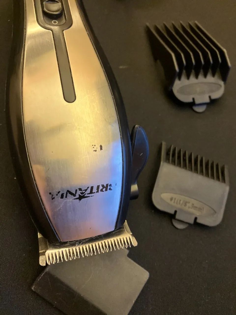 Maquina de cortar cabelo Britania 127V - Foto 3