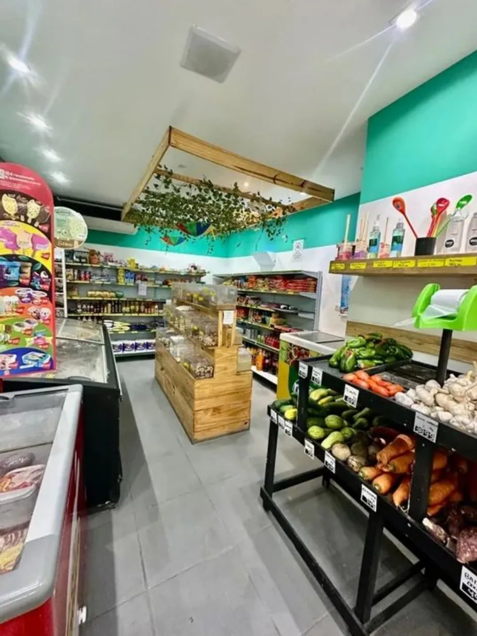 Repasso Mercado com Hortifruti em Funcionamento