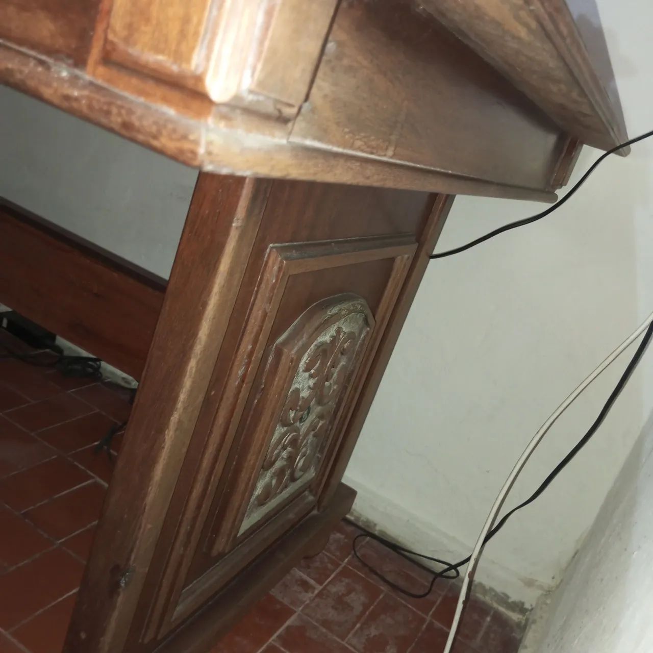 Mesa relíquia e rara de Madeira Maciça - Foto 4