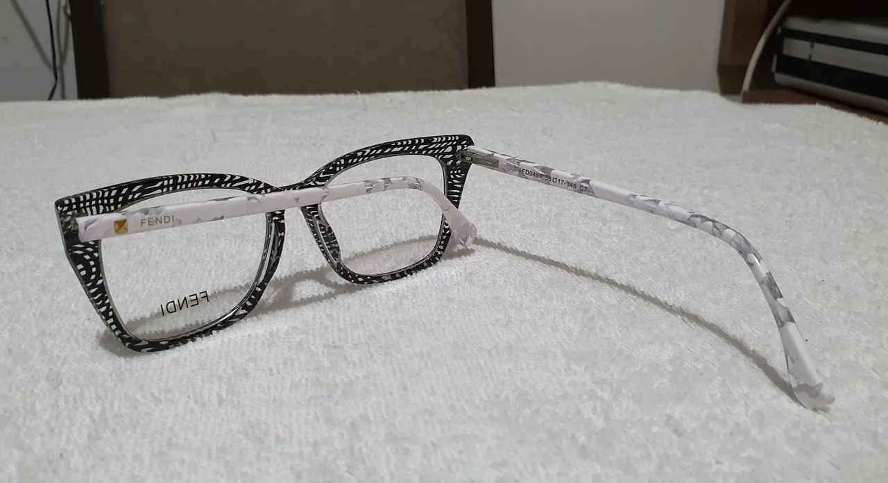 Armação de óculos da Fendi  - Foto 2
