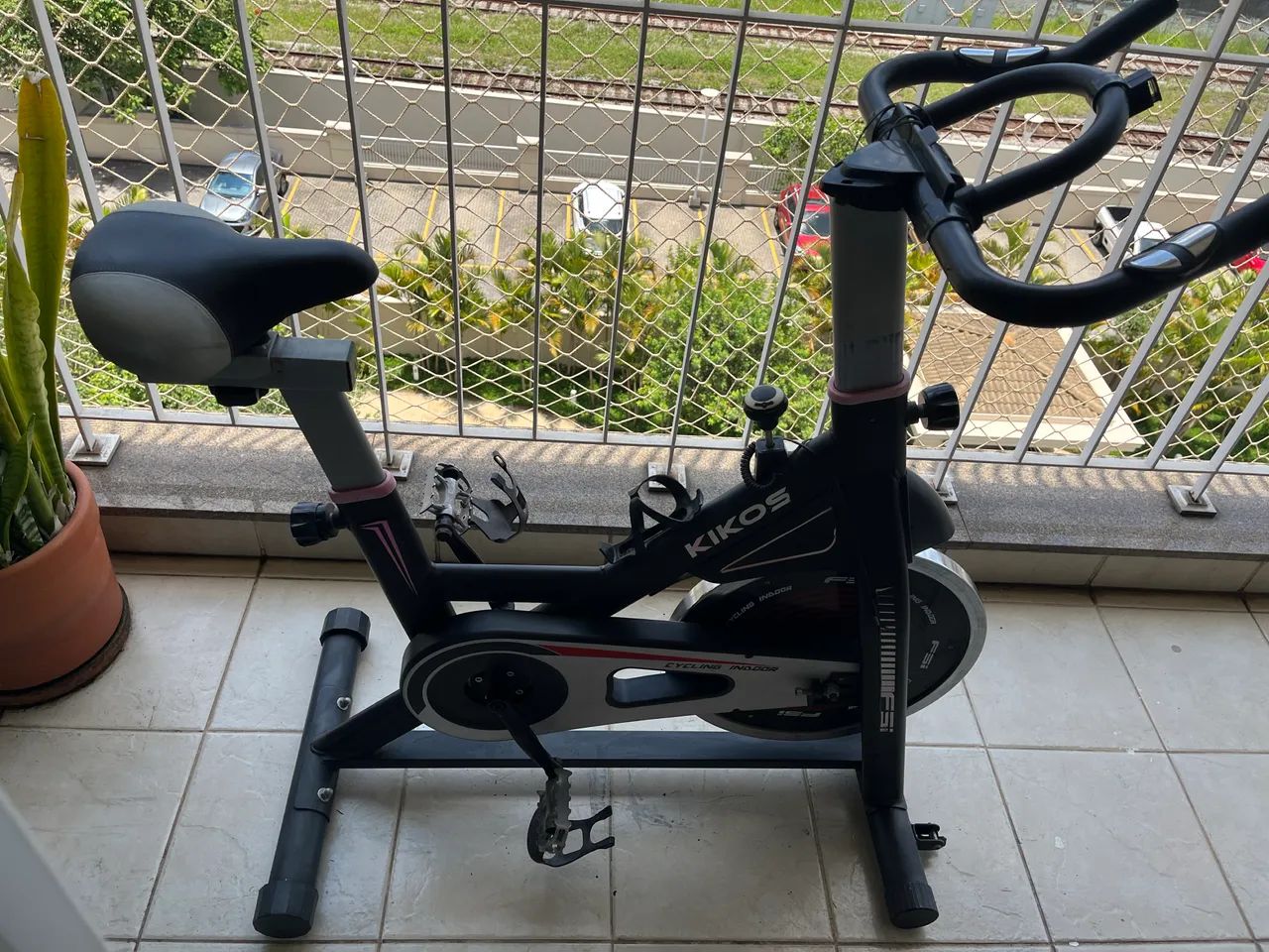 Bicicleta Spinning Kikos F5i - funcionando - Foto 6