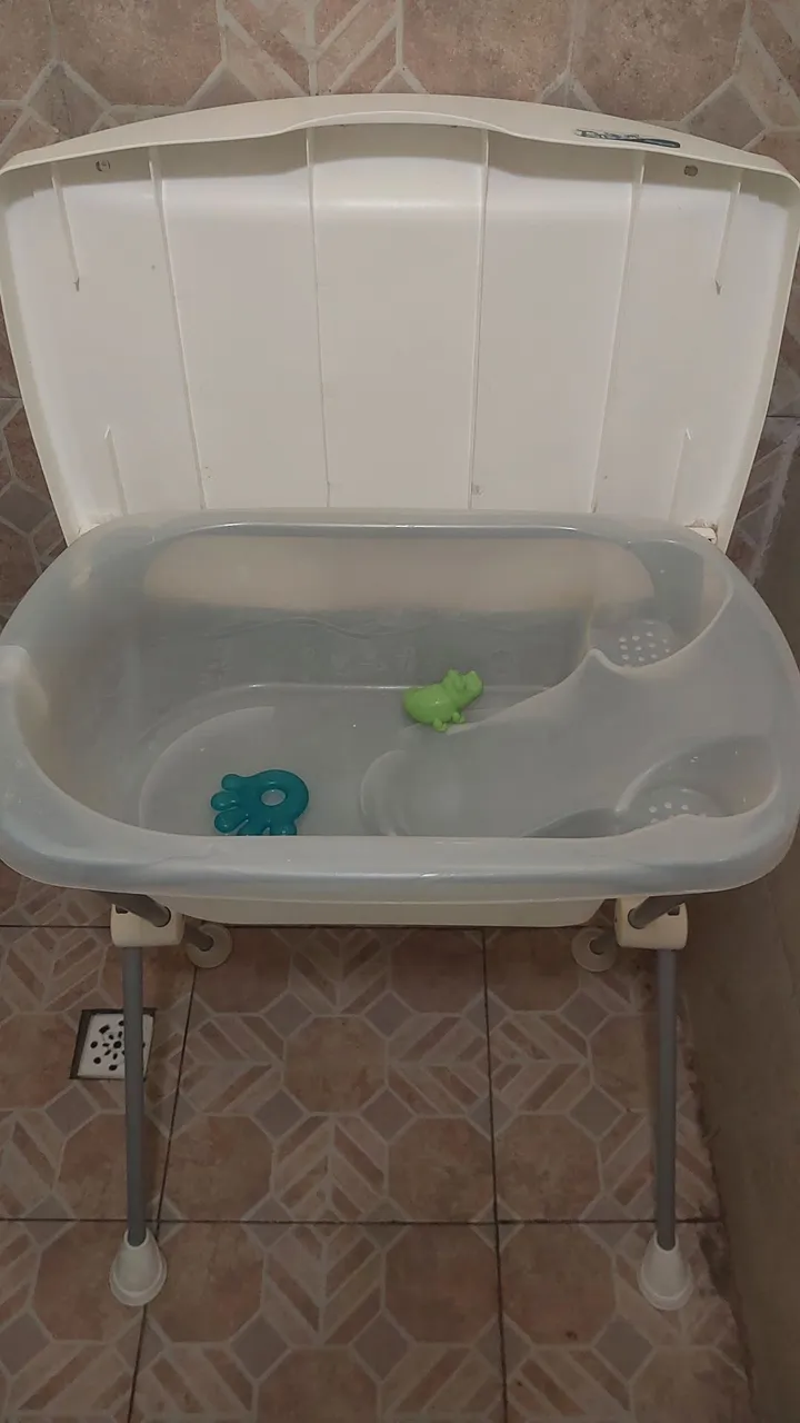 Banheira para Bebê com suporte e trocador