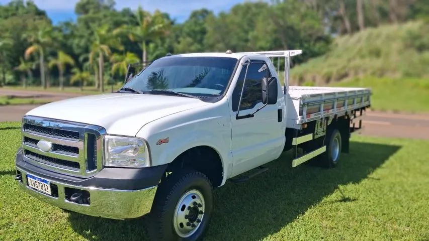 f4000 4x4 com carroceria nova de 4.30m impecavel