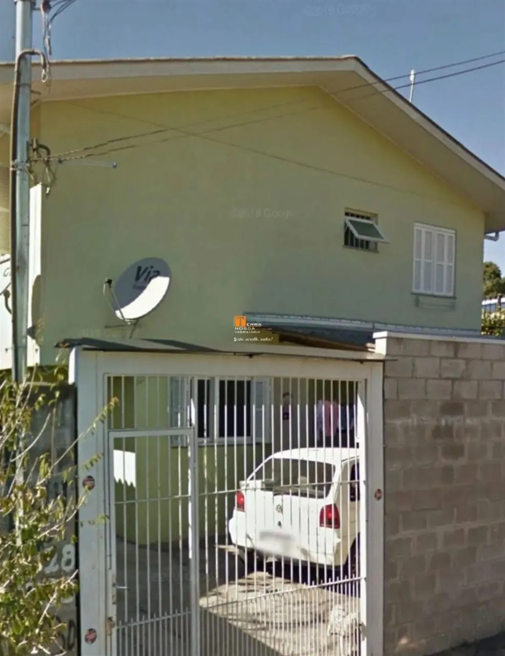Sobrado à venda, no Charqueadas, Caxias do Sul-RS 04 dormitórios, sendo uma suíte, semi mo