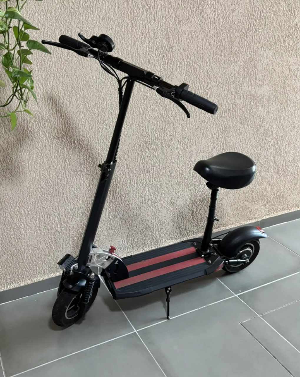 Patinete elétrico com assento