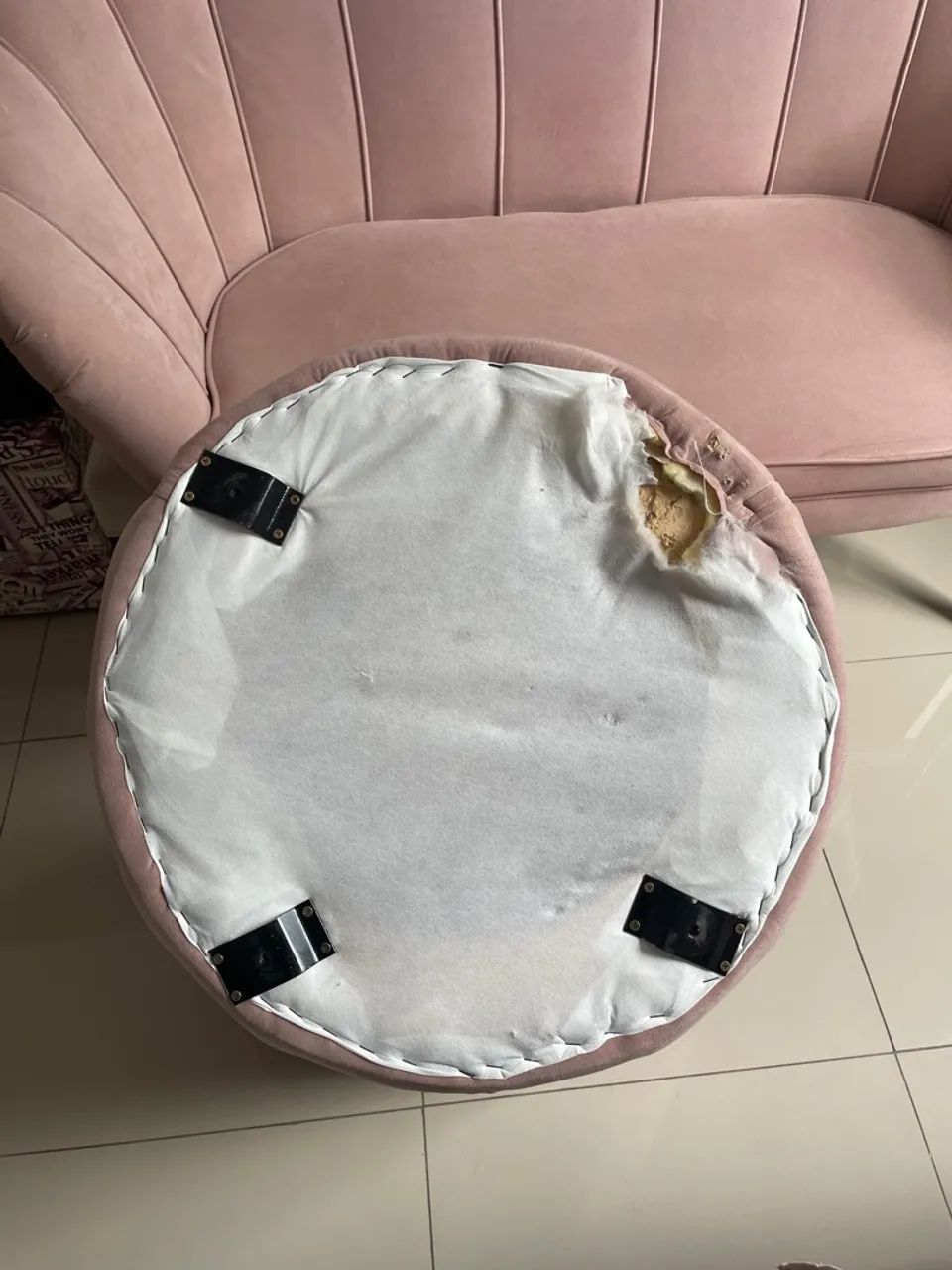 Poltrona Rosa em Estilo Shell - Foto 2