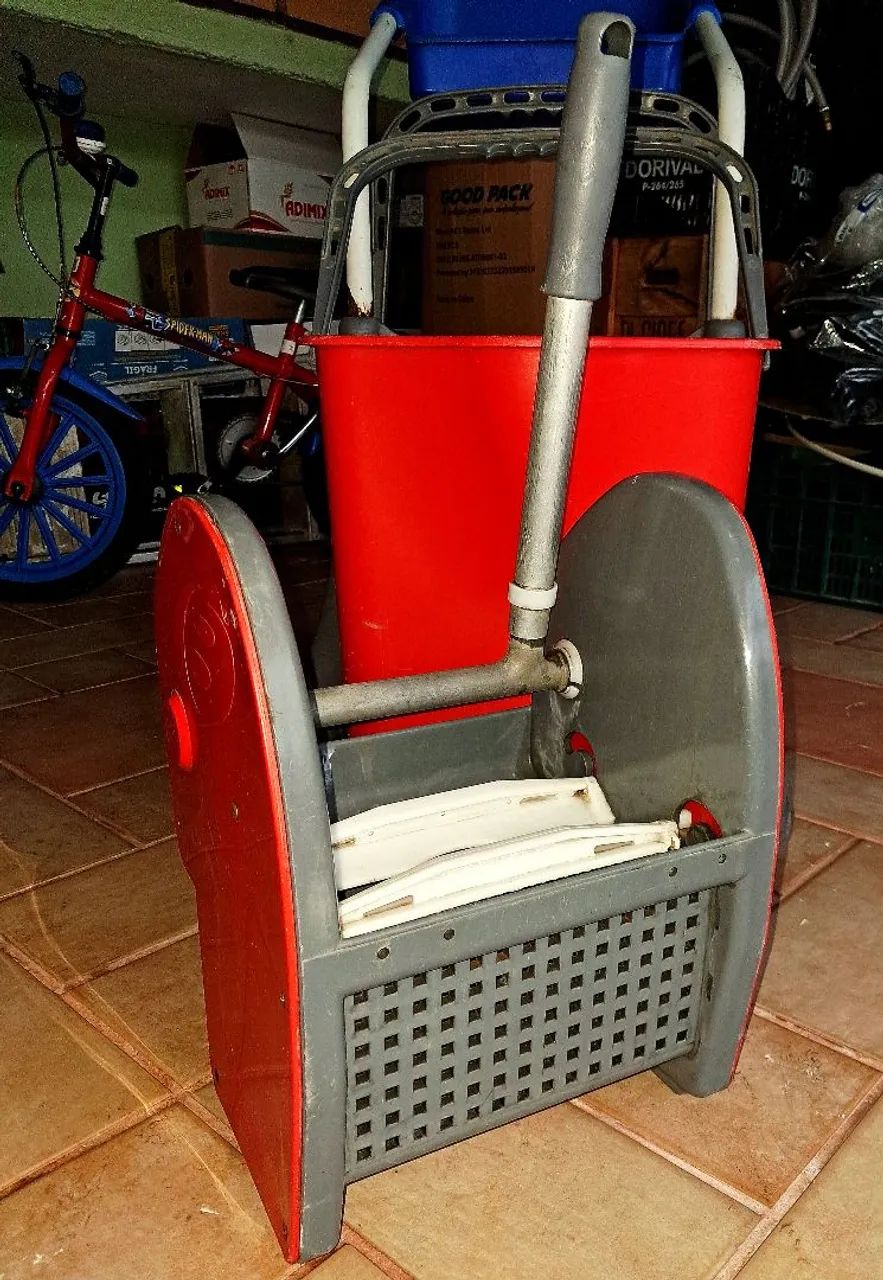 Carrinho Limpeza mop bralimpia usado vendo - Foto 4