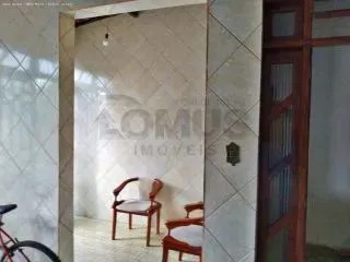 Casa no Bairro Getúlio Vargas com 2 Quartos, Varanda e Área de Serviço;