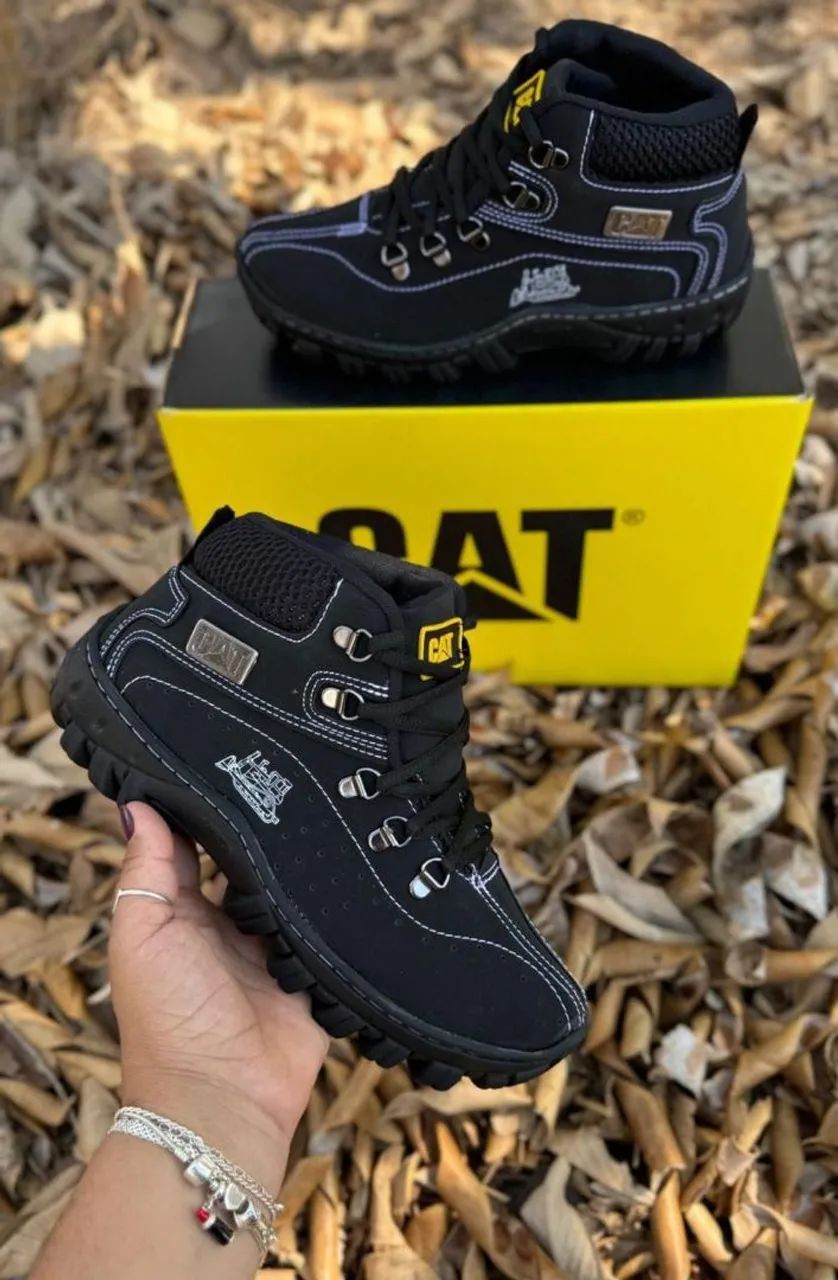 Botas masculinas CAT Manaus 