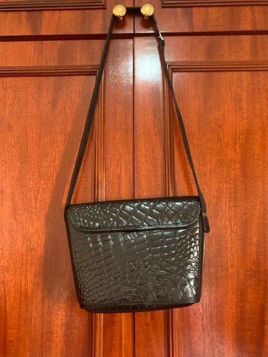 Bolsa de Ombro Preta em Couro legítimo Croco - Foto 3