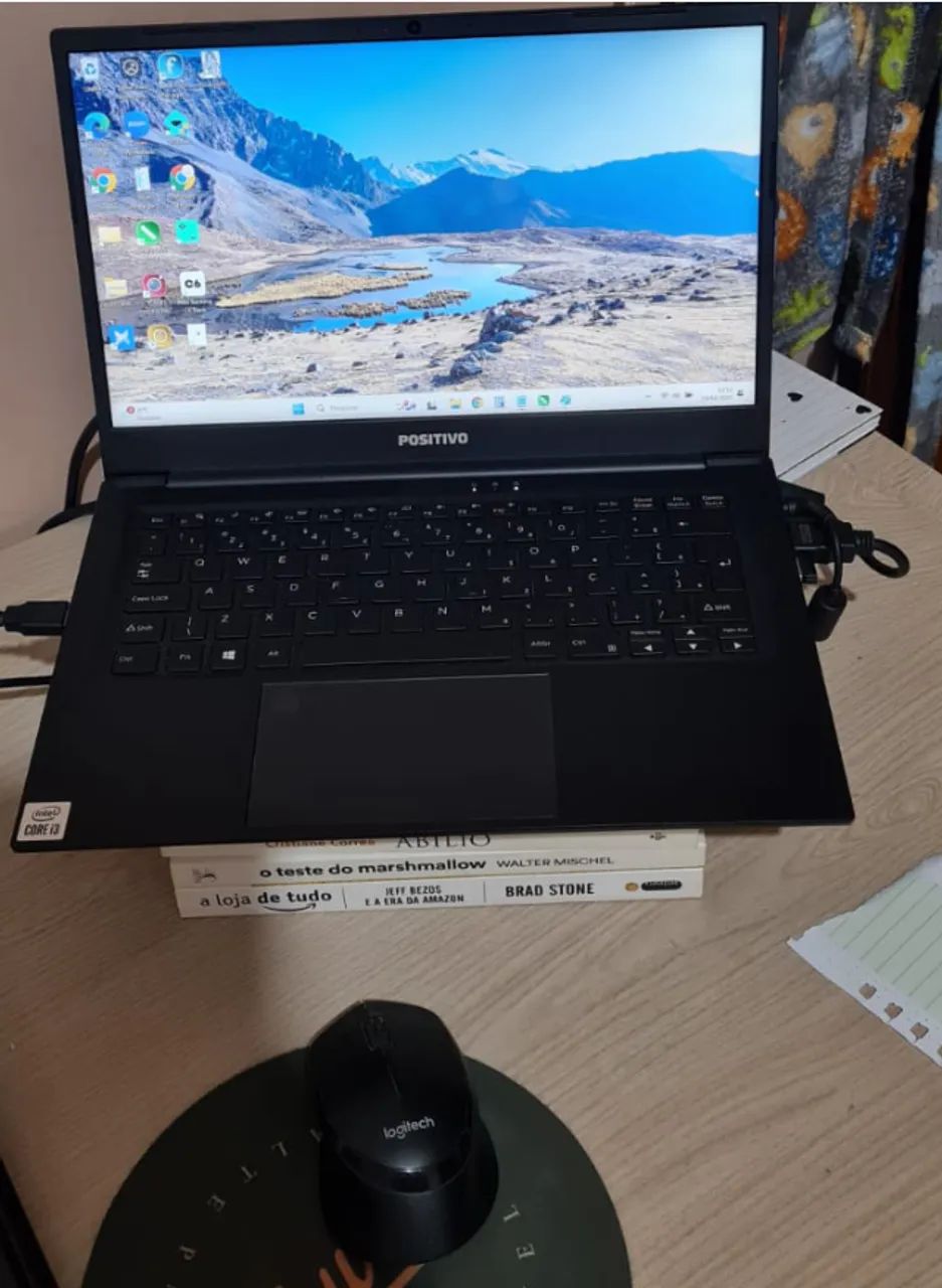 Notebook Positivo + Monitor de 17" + Teclado e Mouse sem fio