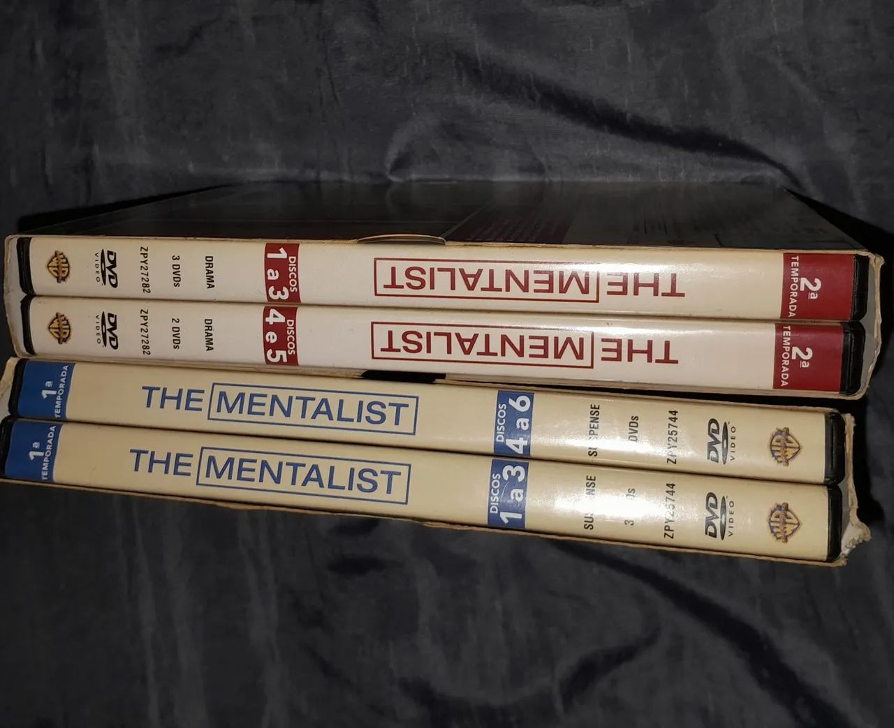 Box dvds the mentalist 1 e 2 temporadas - Foto 5