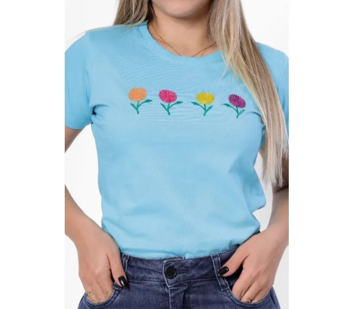Blusa Azul com Bordado Floral