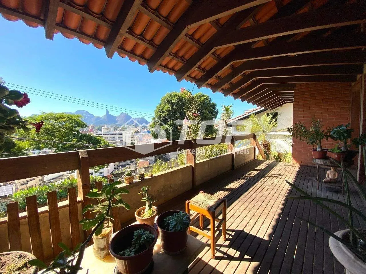 Casa duplex à venda, 4 quartos, 1 suíte, 2 vagas, Gilberto Machado - Cachoeiro de Itapemir