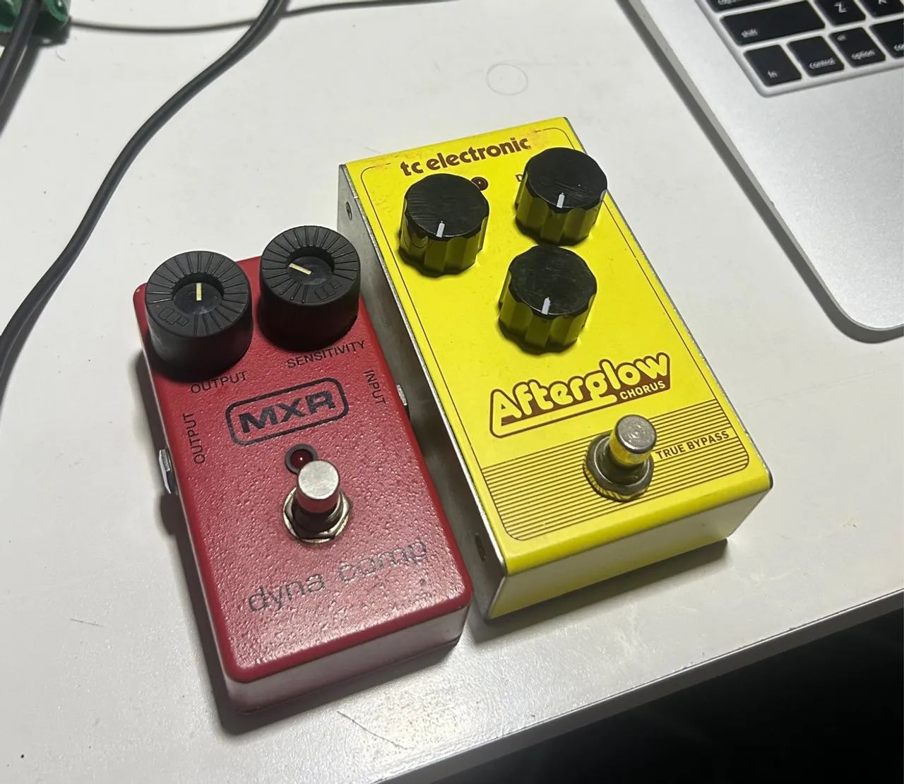 Pedais de Guitarra MXR Dyna Comp + TC Electronic Afterglow Chorus