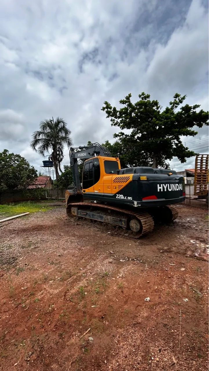 Escavadeira Hyundai r220lc-9 - Foto 2