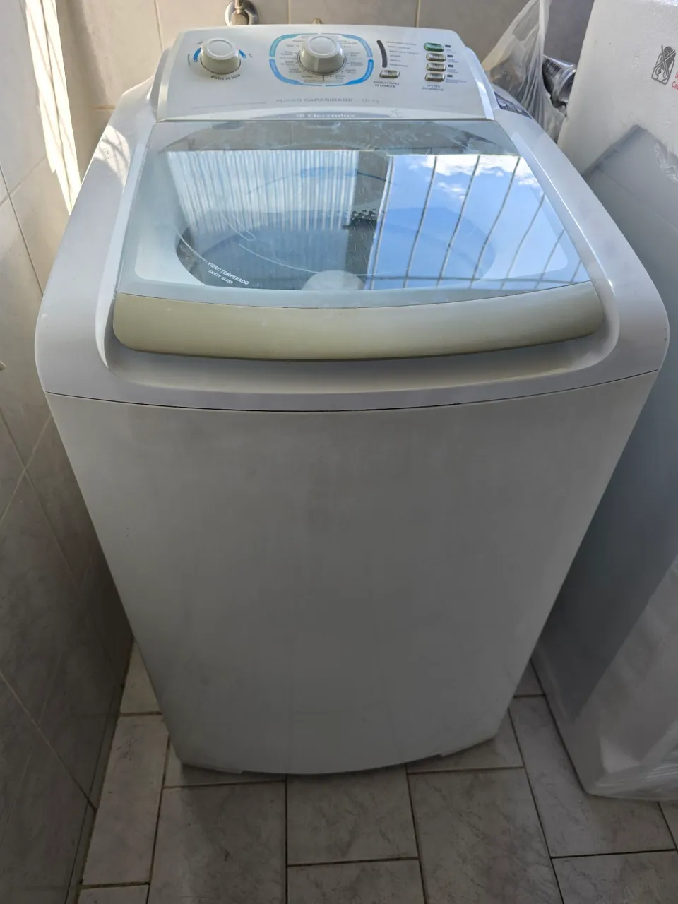 Máquina de Lavar Electrolux 10kg Turbo Capacidade