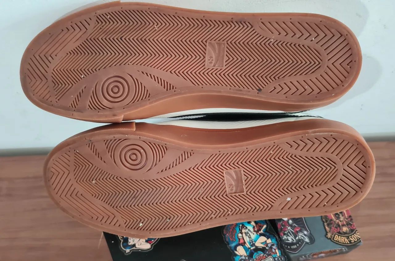 Tênis Superga Branco com Detalhes em marinho - Foto 4