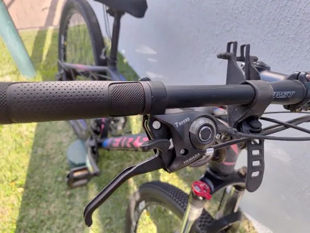 Vendo Bicicleta Aro 29 Marca First Shelby 21 Marchas Shimano e Freios a Disco - Foto 3