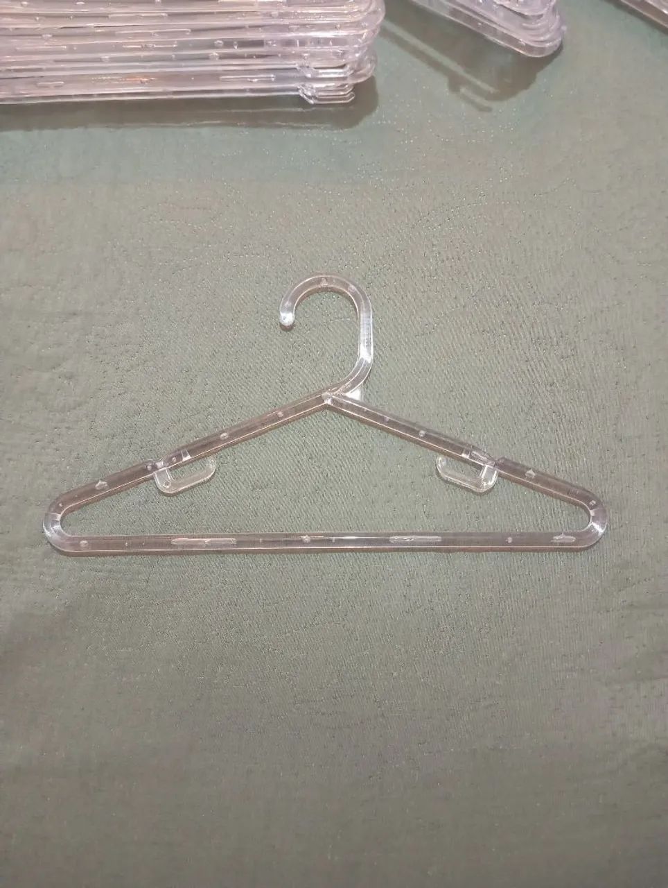 Cabides de plástico transparente para bebê - Foto 3