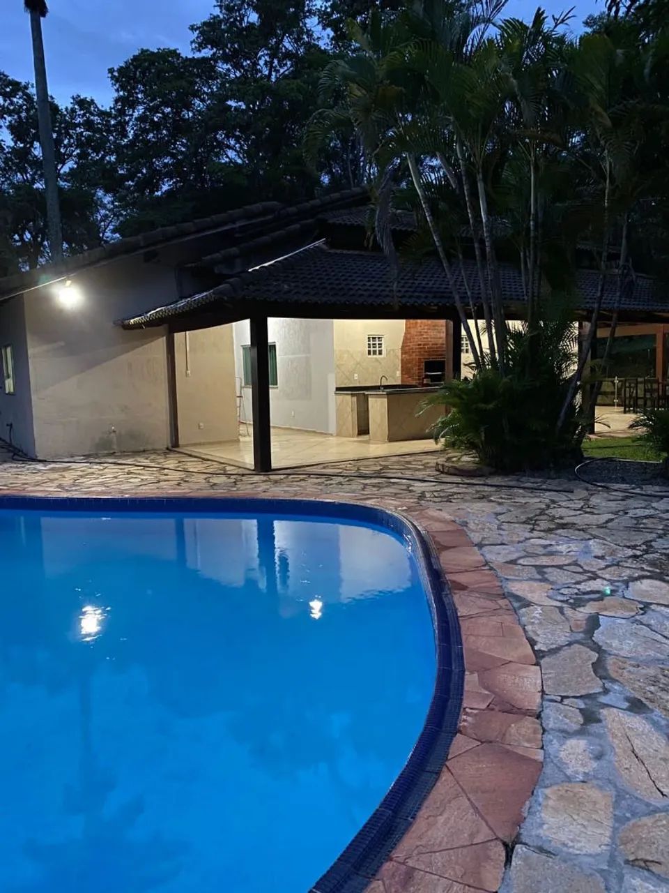 CASA/CHÁCARA luxo com piscina e área 6.000m2.