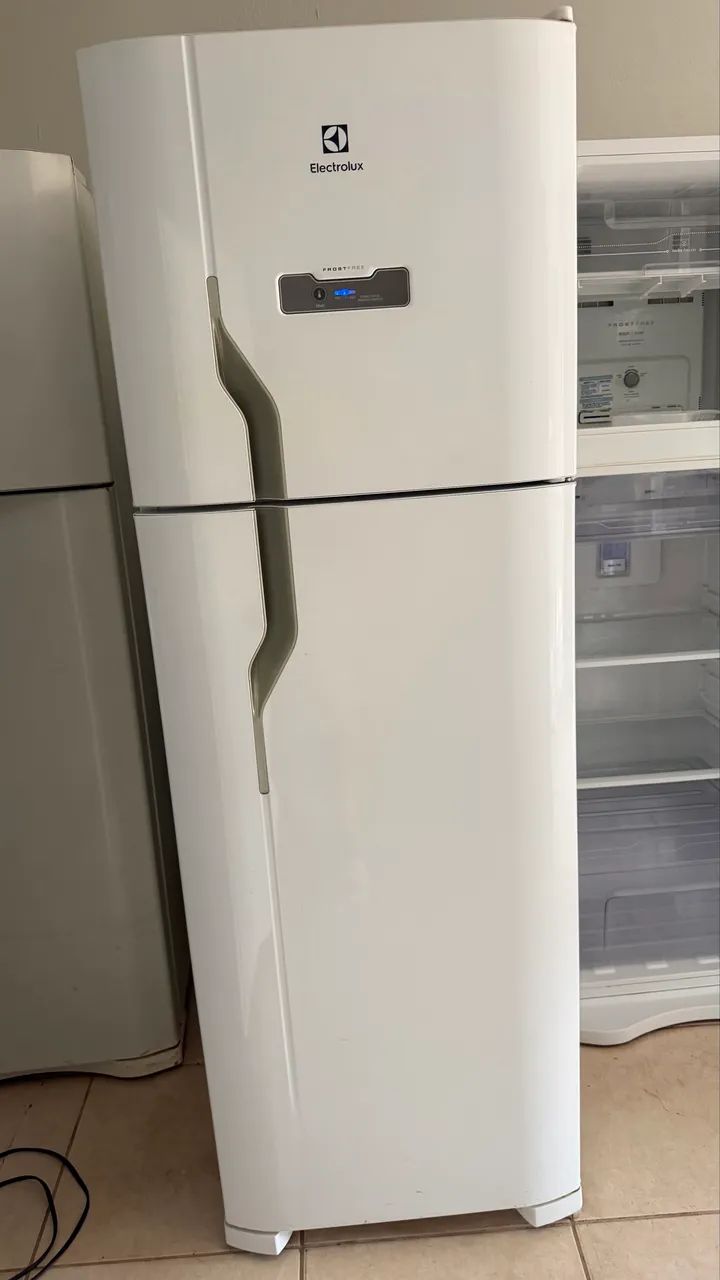 Geladeira Eletrolux Duplex Semi nova  - Foto 2