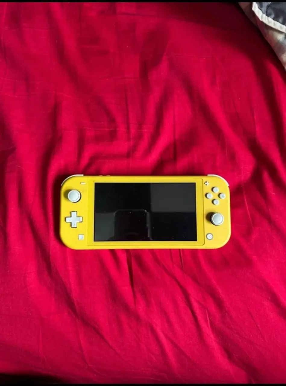 Nintendo Switch lite amarelo
