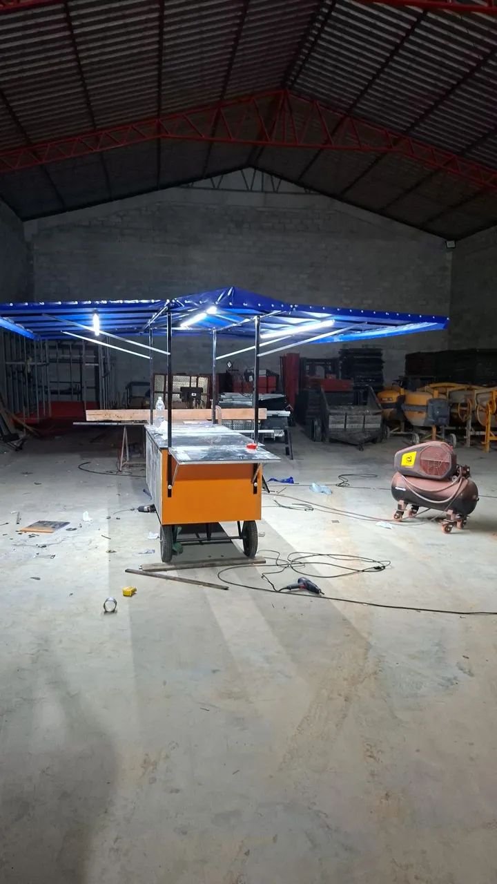 Carrinho de vender comidas típicas