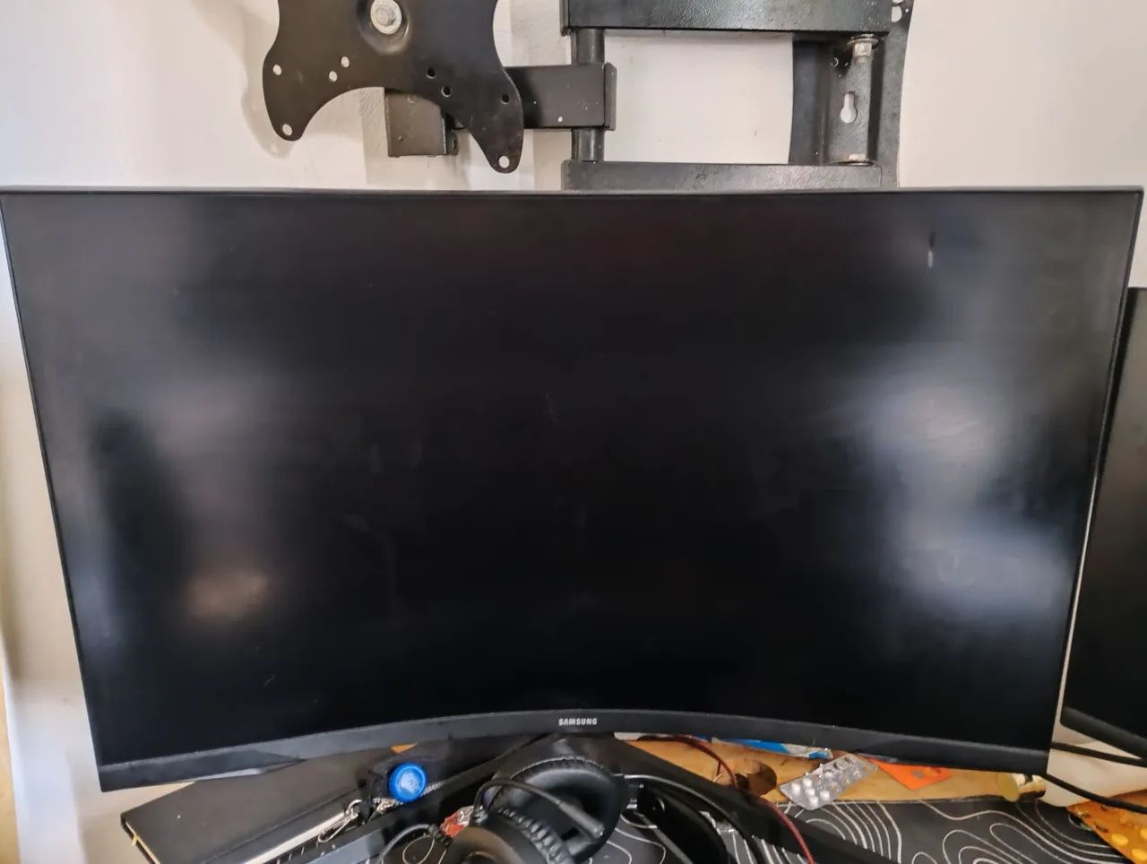 Monitor Samsung odyssey g5 32 polegadas funcionando