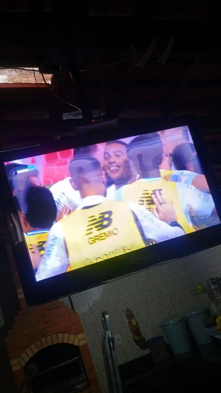 Vendo tv 32 polegadas Buster. - Foto 3