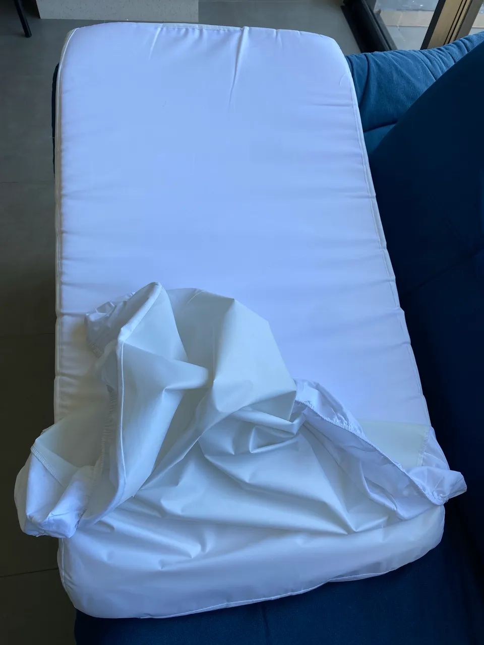 Colchão infantil com capa protetor impermeável 90cm x 50cm - Foto 2
