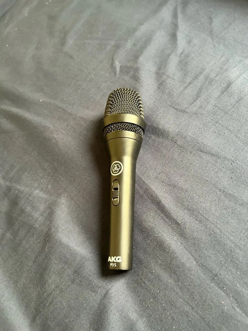 Microfone dinâmico AKG P3s seminovo - Foto 2