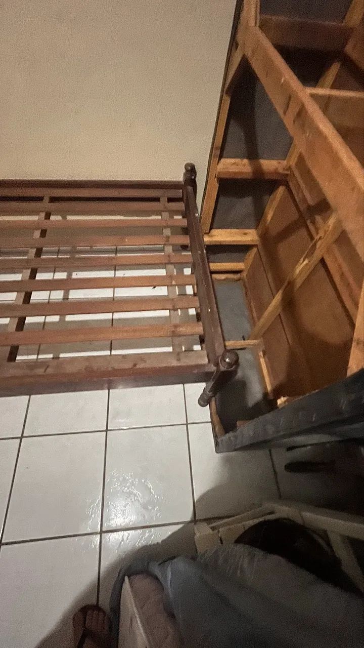 Camas de Solteiro em Madeira Maciça Rústica / Clássica" - Foto 2