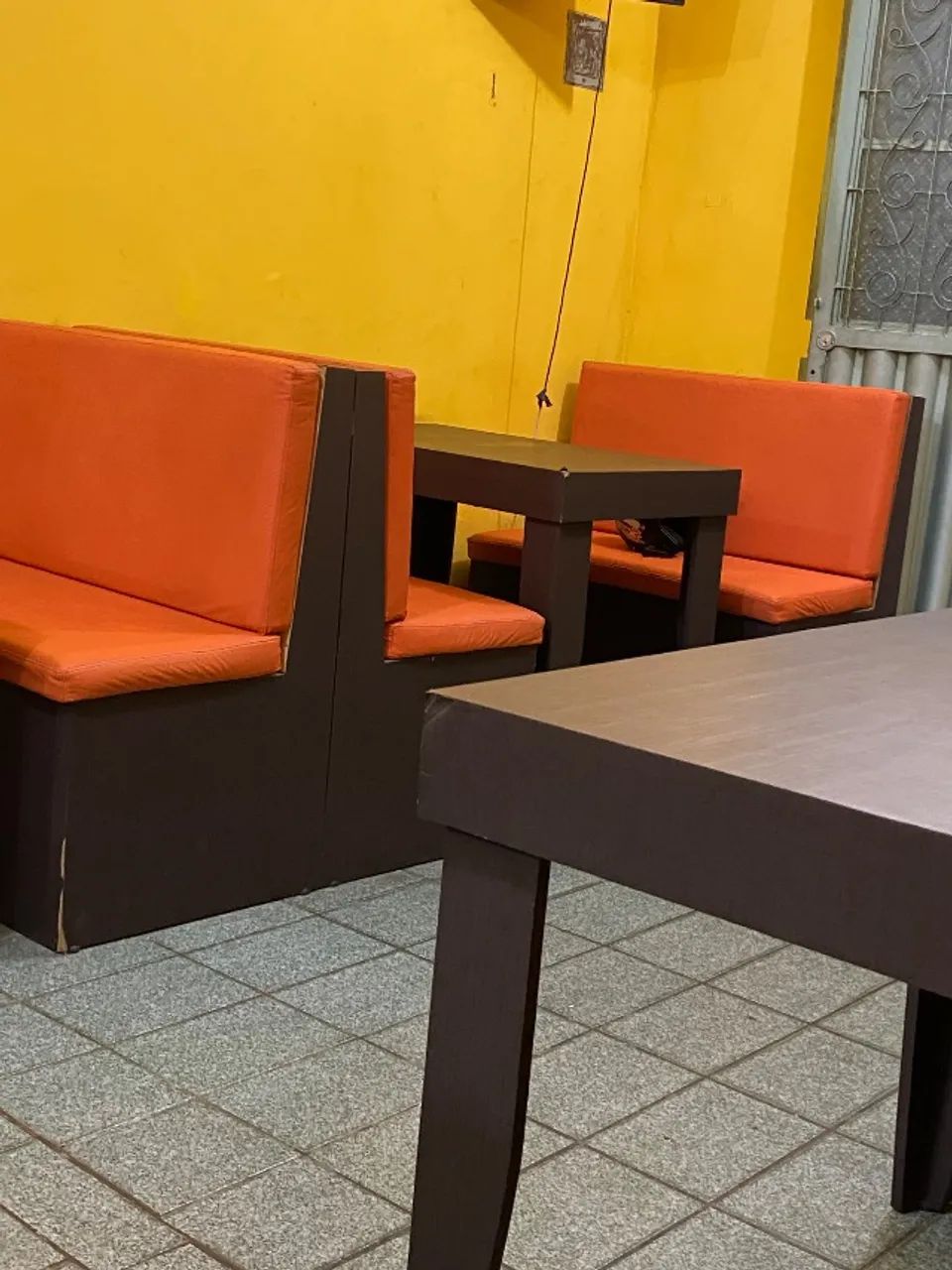 Poltronas e mesas para lanchonete  - Foto 3