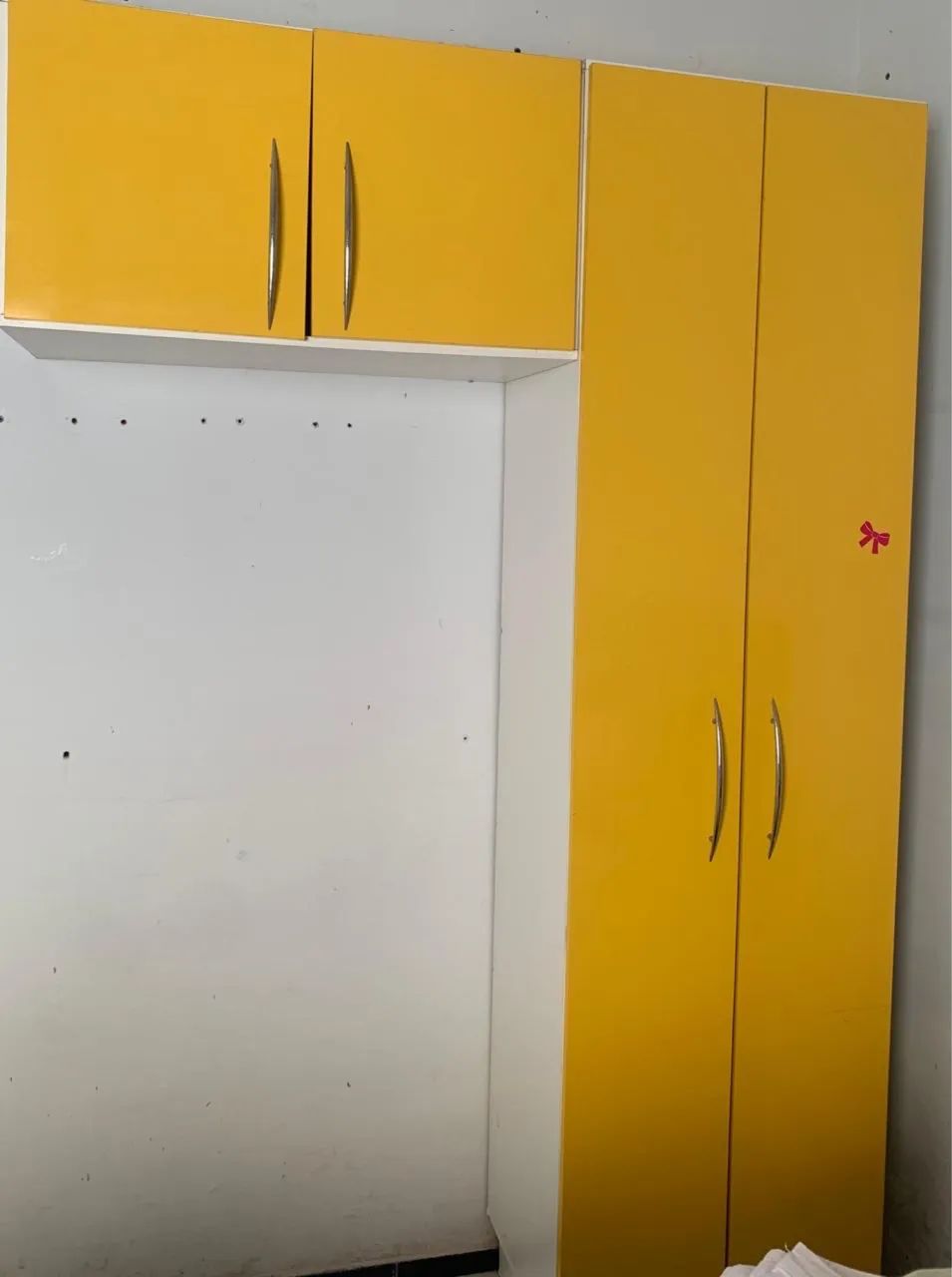 Guarda roupa de solteiro 