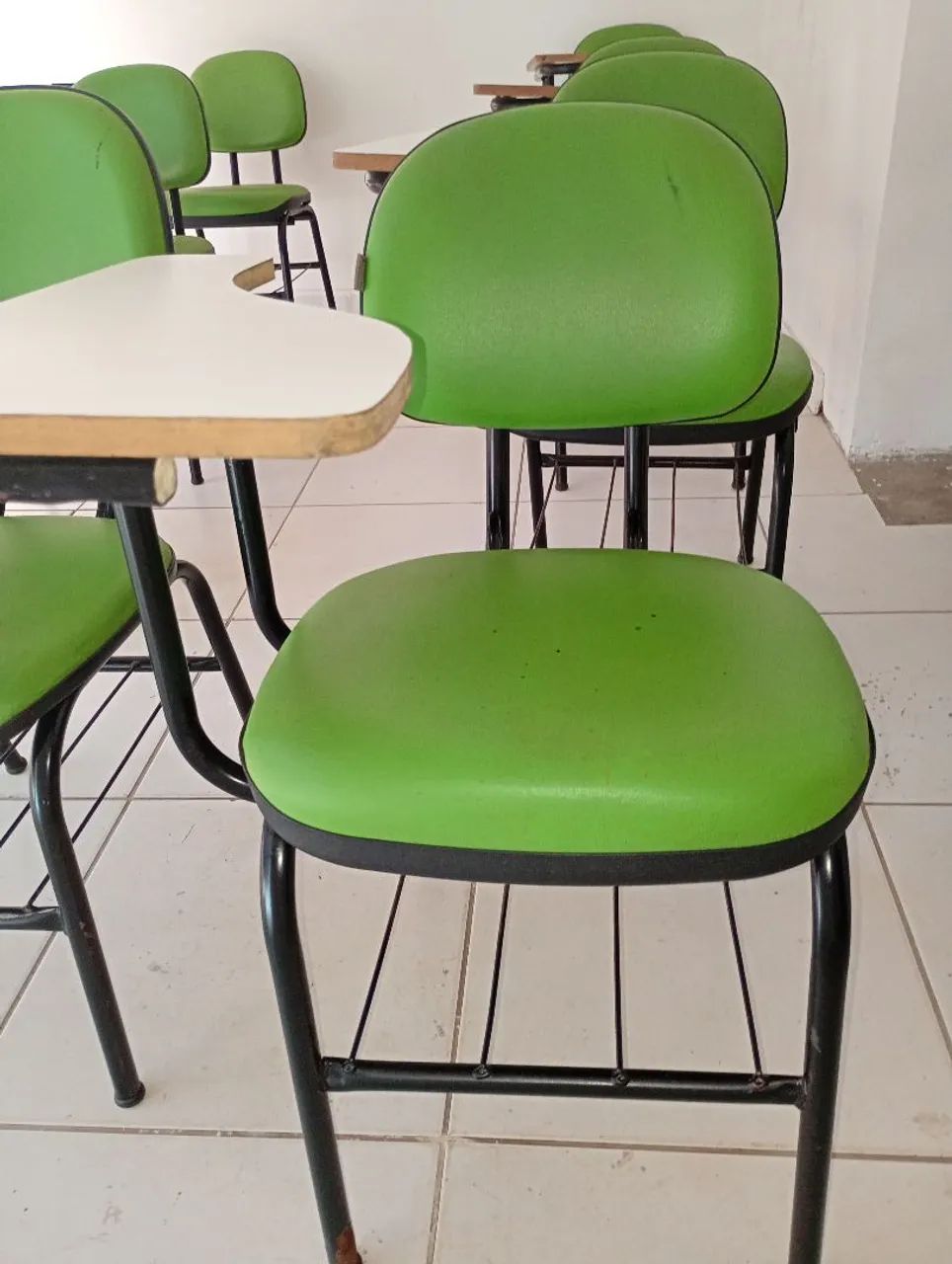 Cadeiras escolares estofadas. - Foto 2