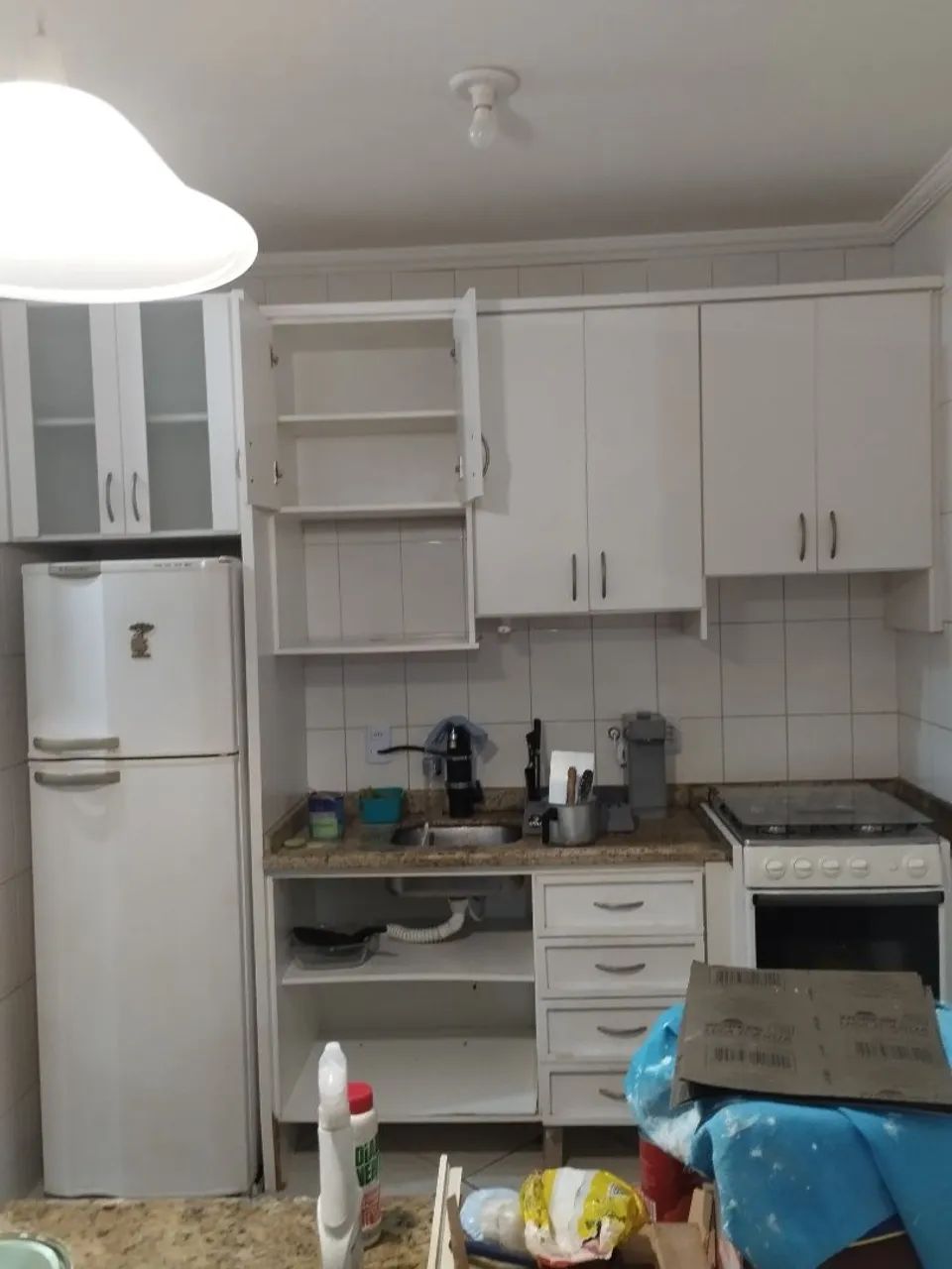 Vendo armários de cozinha branco com puxadores - Foto 2