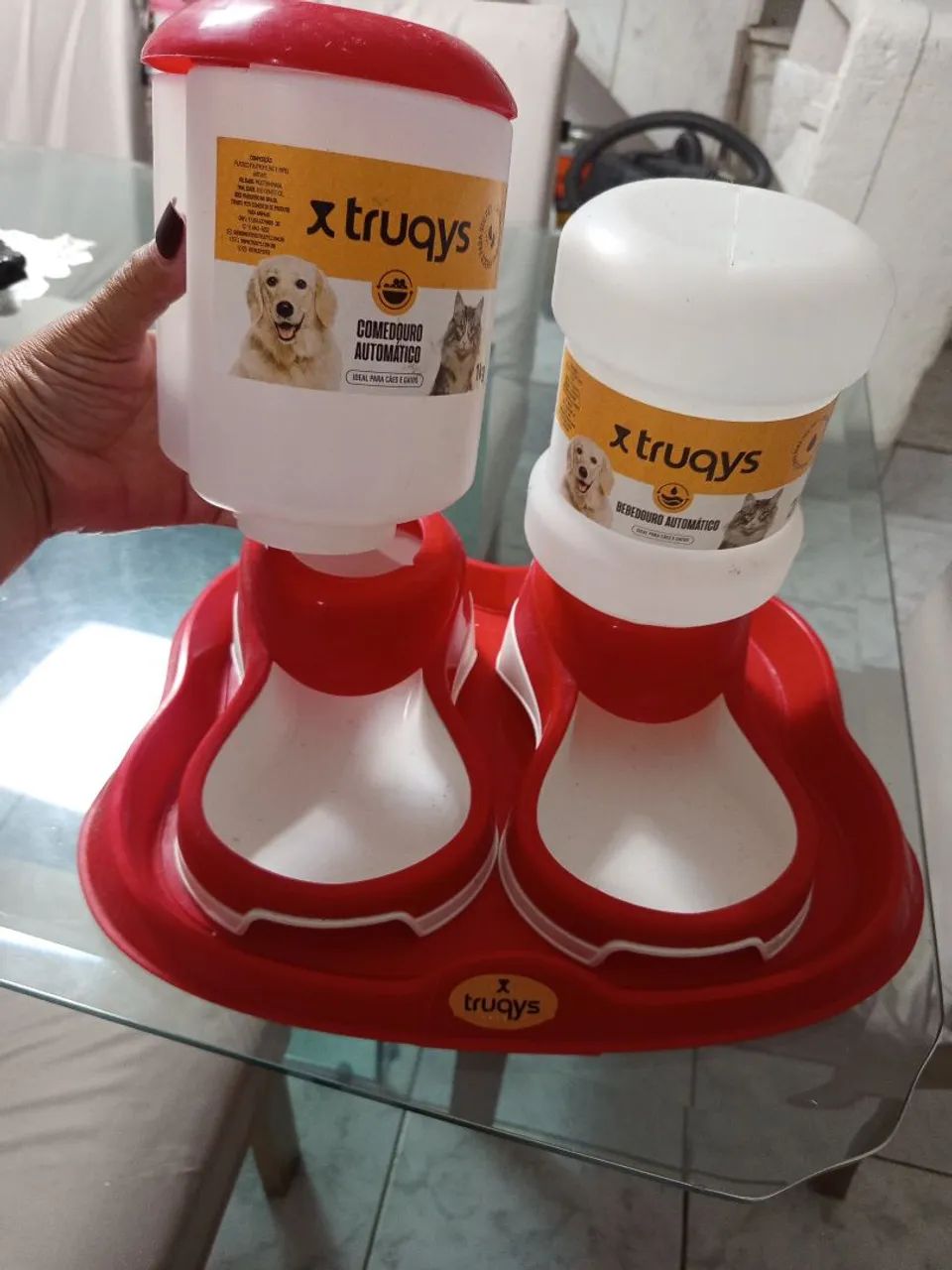 Comedouro e bebedouro 