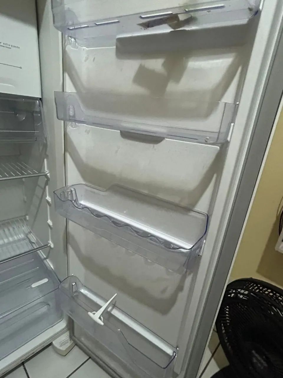 Geladeira Electrolux  semi nova  - Foto 5