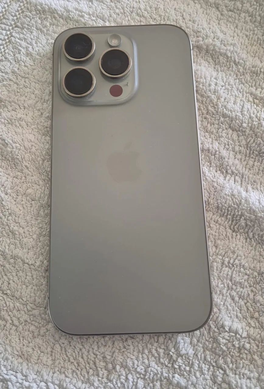 iPhone 16 Pro Cinza 256GB Saúde em 90% impecável!!!