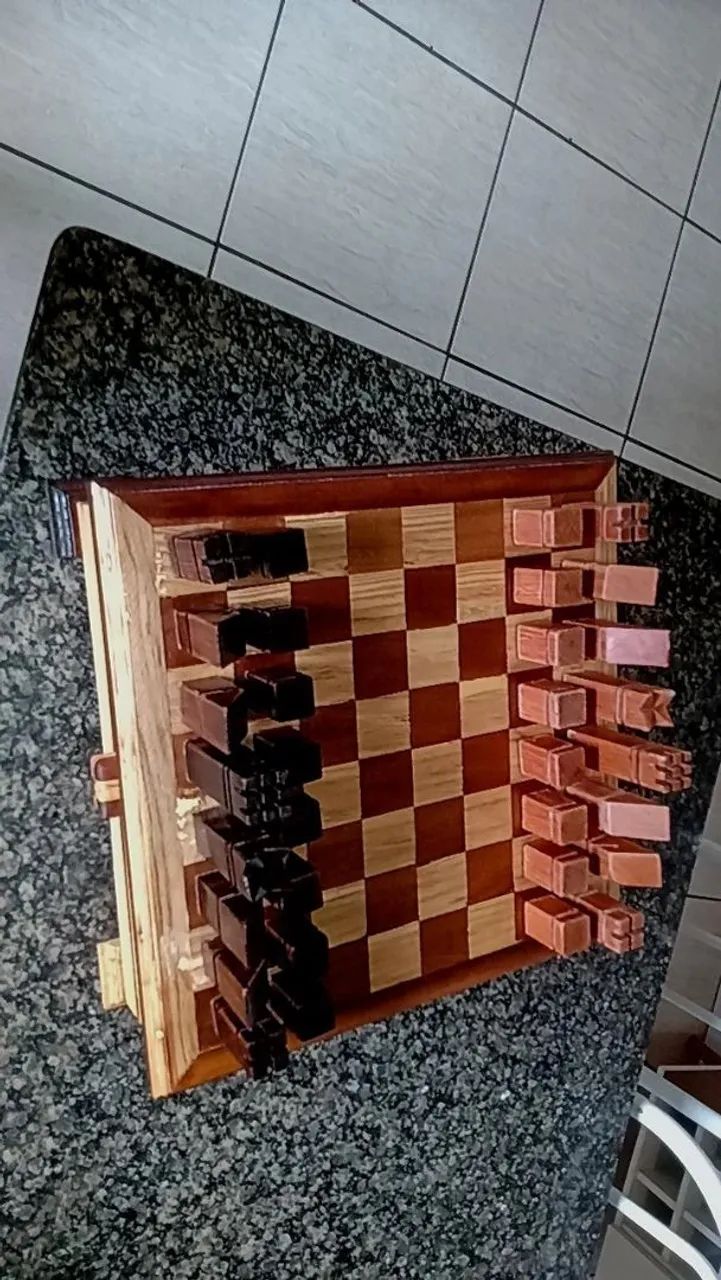 Xadrez de madeira  - Foto 4