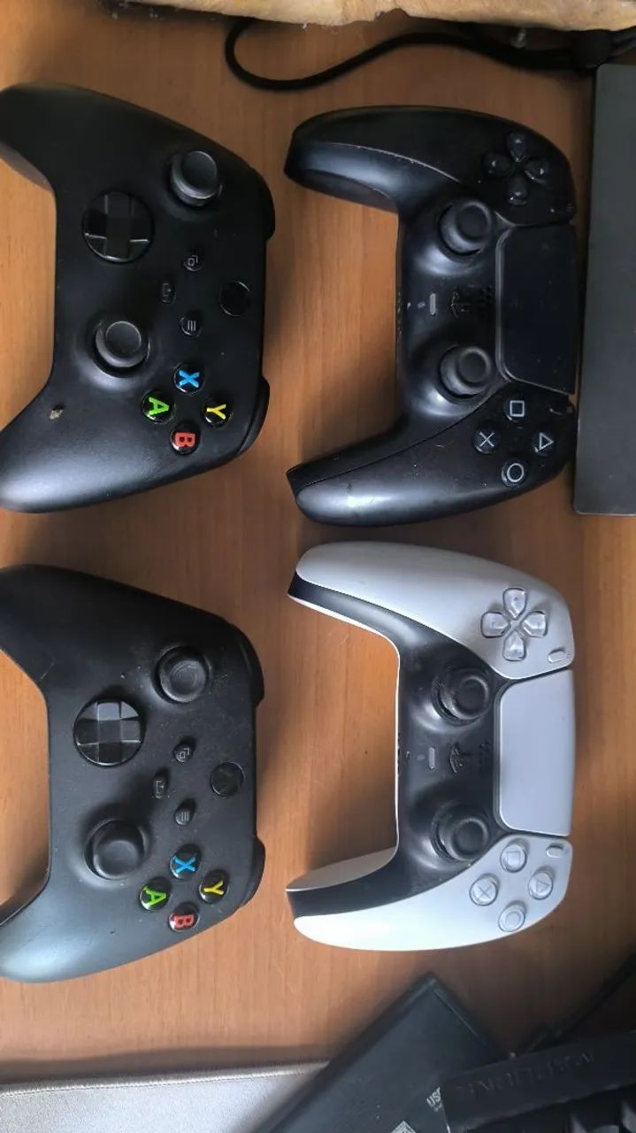 Controles Xbox E PS5