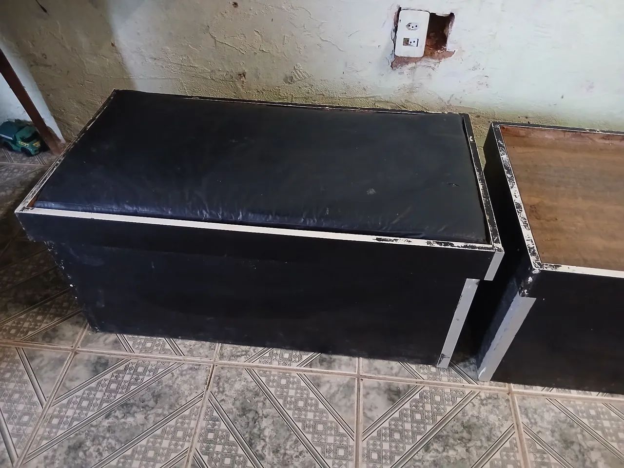 Assento em madeira pra salão barbearia ou varanda