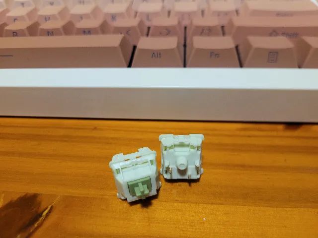 Teclado Mecânico GMK87 Creme - Foto 4