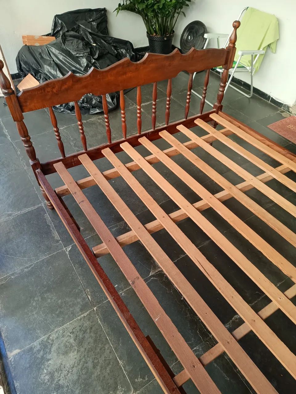 Cama de madeira com colchão - Foto 2